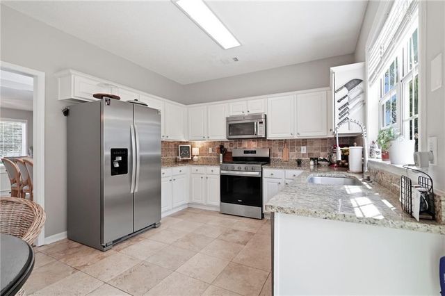 523 Drifton Way, Woodstock, GA 30188