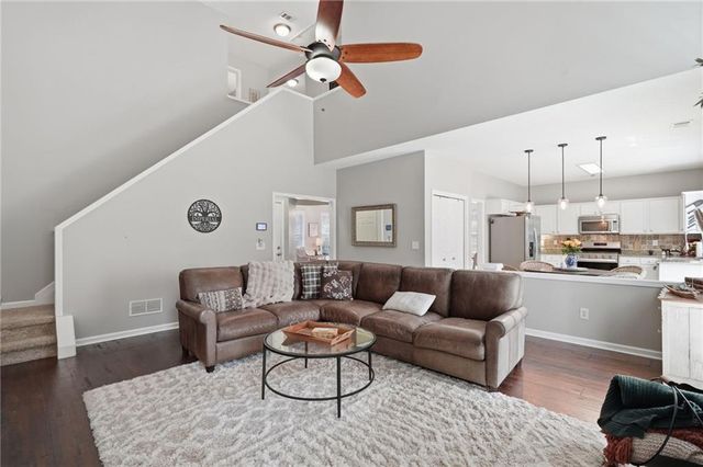 523 Drifton Way, Woodstock, GA 30188