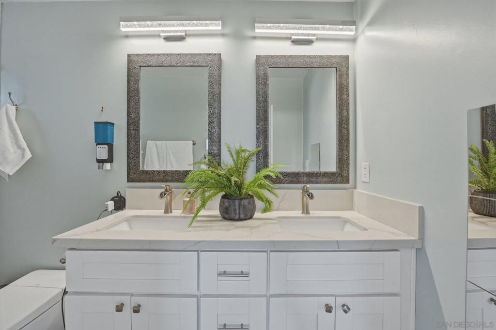 Image 24 of property listing at 1761 Country Ln, Escondido, CA 92025