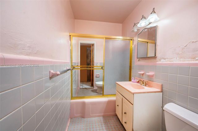 1780 SW 23rd St, Miami, FL 33145