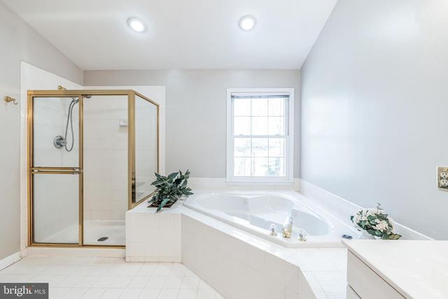 2145 WOLFTRAP CT, Vienna, VA 22182