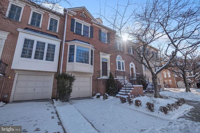 2145 WOLFTRAP CT, Vienna, VA 22182