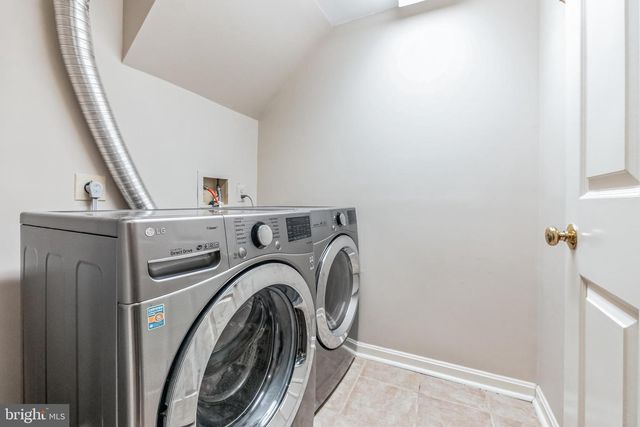 2145 WOLFTRAP CT, Vienna, VA 22182
