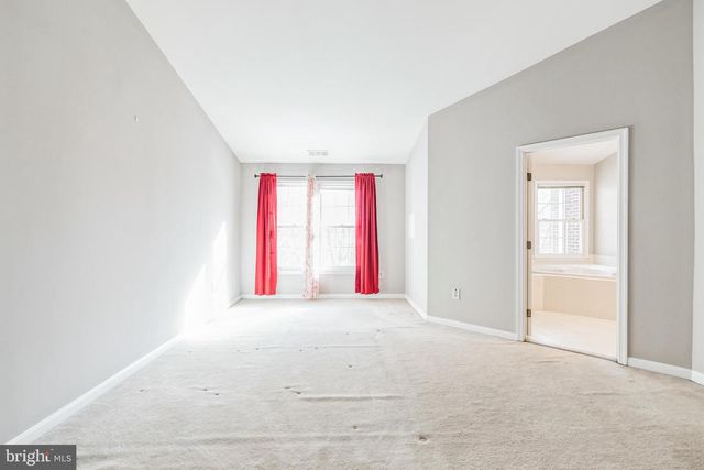 2145 WOLFTRAP CT, Vienna, VA 22182