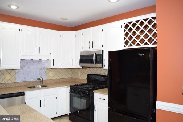 2145 WOLFTRAP CT, Vienna, VA 22182