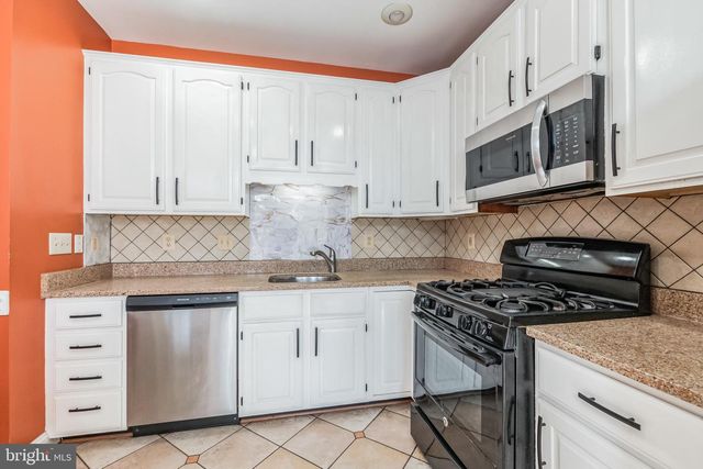 2145 WOLFTRAP CT, Vienna, VA 22182