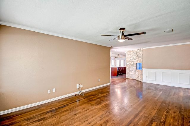 4804 Saxon Street, Bellaire, TX 77401