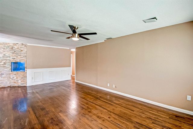 4804 Saxon Street, Bellaire, TX 77401