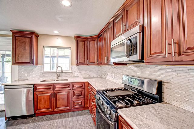 4804 Saxon Street, Bellaire, TX 77401