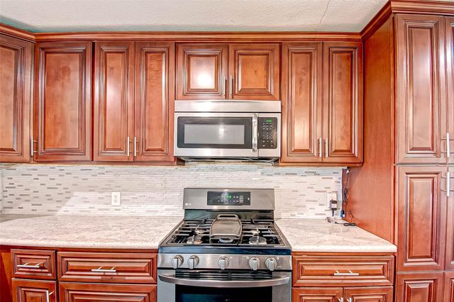 4804 Saxon Street, Bellaire, TX 77401