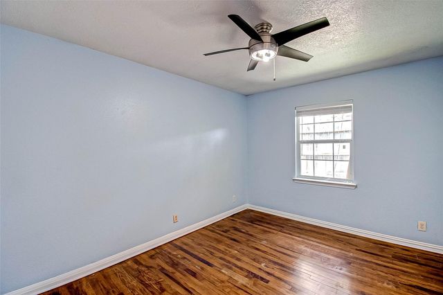 4804 Saxon Street, Bellaire, TX 77401