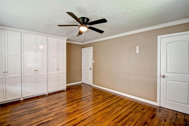 4804 Saxon Street, Bellaire, TX 77401