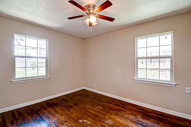 4804 Saxon Street, Bellaire, TX 77401