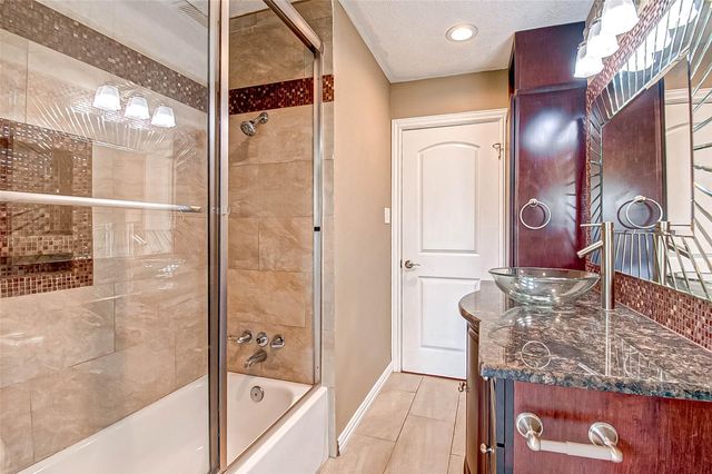 4804 Saxon Street, Bellaire, TX 77401