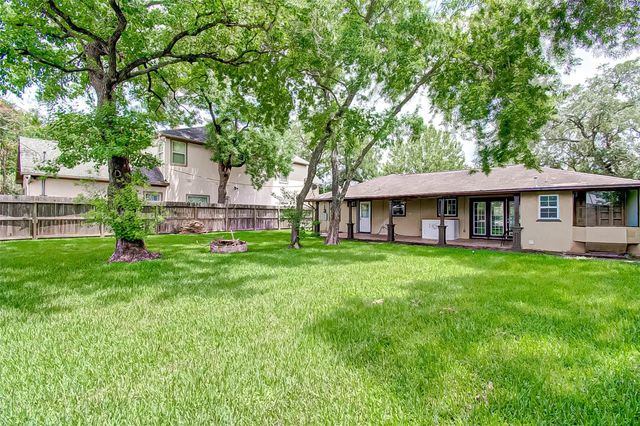 4804 Saxon Street, Bellaire, TX 77401