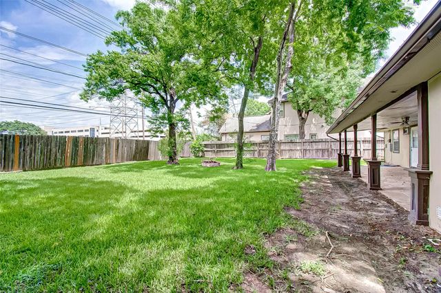 4804 Saxon Street, Bellaire, TX 77401