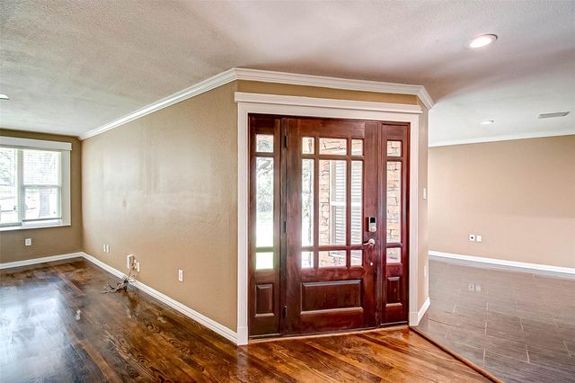 4804 Saxon Street, Bellaire, TX 77401