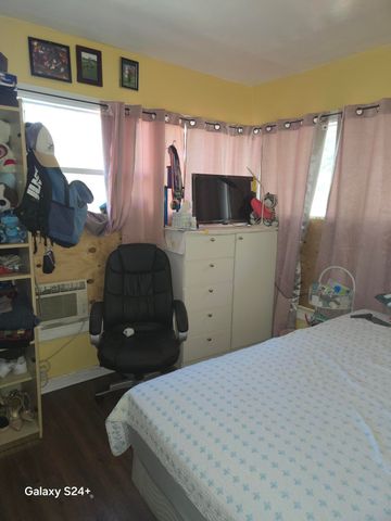 606 S Pine Street, Lake Worth, FL 33460