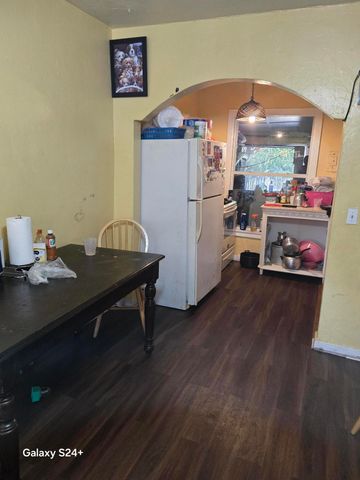 606 S Pine Street, Lake Worth, FL 33460