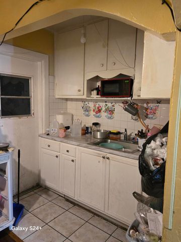 606 S Pine Street, Lake Worth, FL 33460