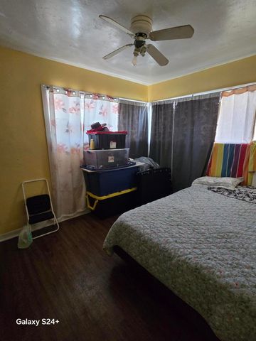 606 S Pine Street, Lake Worth, FL 33460