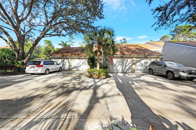 15400 Cedarwood LN 1-201, Naples, FL 34110
