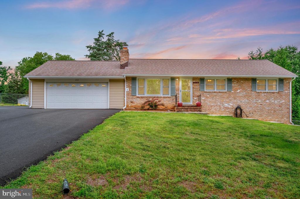 212 MOUNT PLEASANT BOULEVARD, Fredericksburg, VA 22405