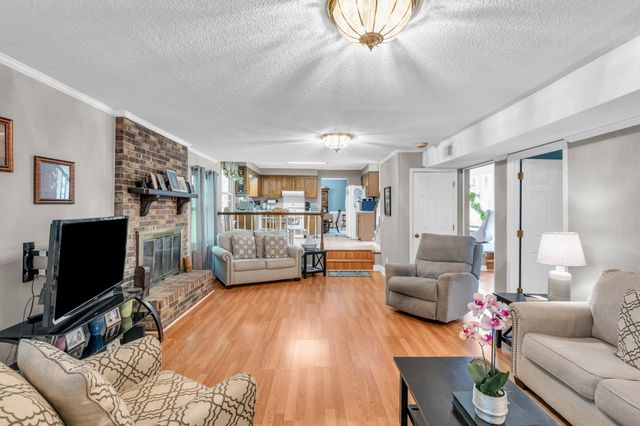 918 Stone Crest Circle, Chattanooga, TN 37421