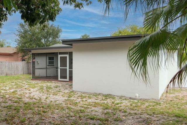 308 Park Avenue, Lake Park, FL 33403