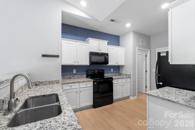 7318 Cuddington Drive, Charlotte, NC 28215