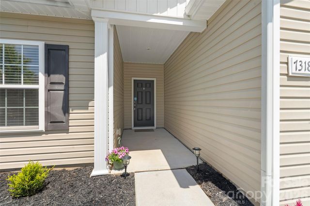 7318 Cuddington Drive, Charlotte, NC 28215