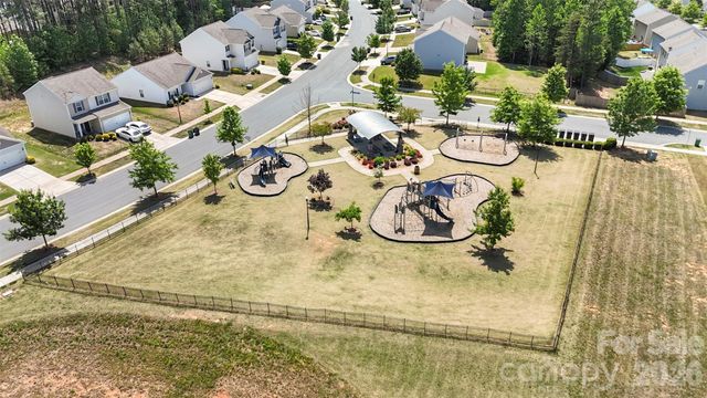 7318 Cuddington Drive, Charlotte, NC 28215