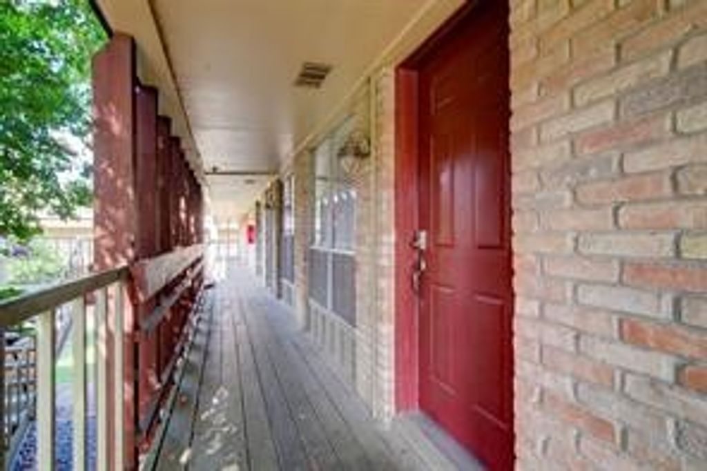 5924 Birchbrook Drive 215, Dallas, TX 75206