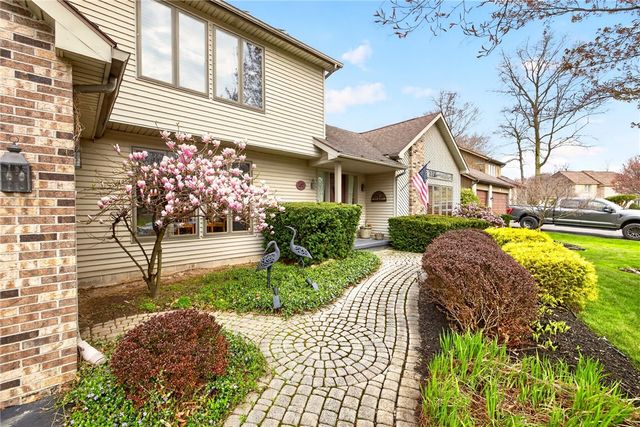 49 Wood Run Circle, Greece, NY 14612