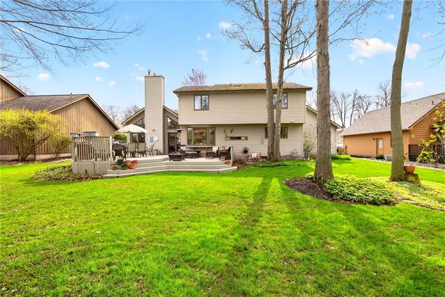 49 Wood Run Circle, Greece, NY 14612