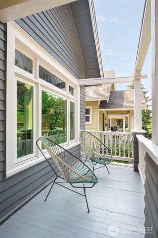 6534 19th Avenue NE, Seattle, WA 98115