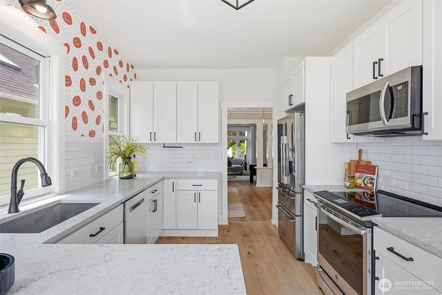 6534 19th Avenue NE, Seattle, WA 98115