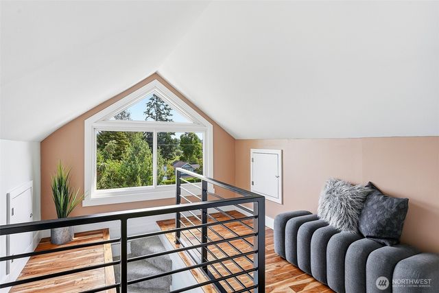 6534 19th Avenue NE, Seattle, WA 98115