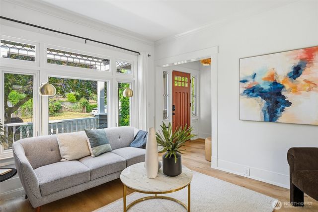 6534 19th Avenue NE, Seattle, WA 98115