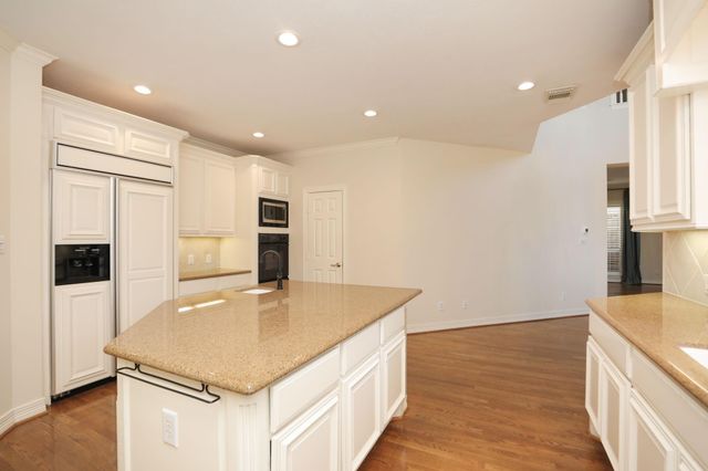 106 N Wynden Estates Court, Houston, TX 77056