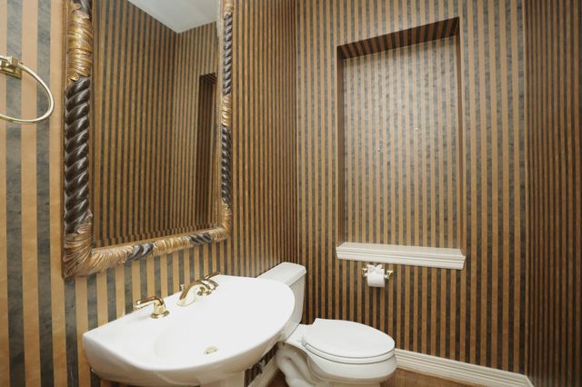 106 N Wynden Estates Court, Houston, TX 77056