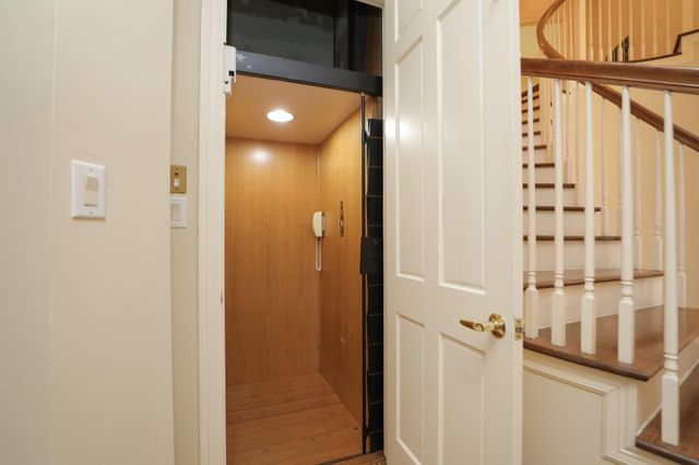 106 N Wynden Estates Court, Houston, TX 77056