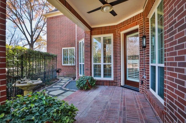 106 N Wynden Estates Court, Houston, TX 77056