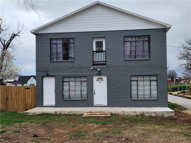 415 W Poplar Street B, Rogers, AR 72756