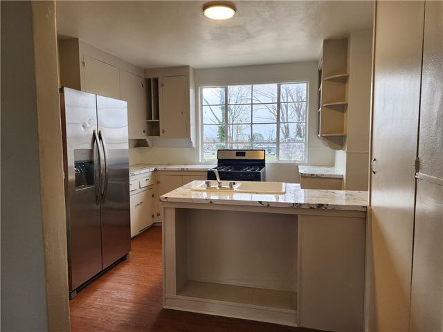 415 W Poplar Street B, Rogers, AR 72756