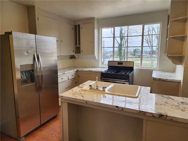 415 W Poplar Street B, Rogers, AR 72756