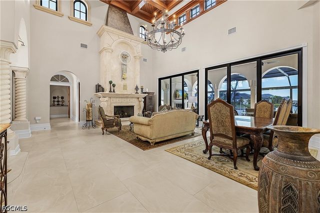 1526 Hermitage LN, Cape Coral, FL 33914