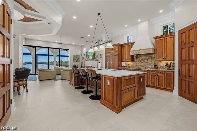 1526 Hermitage LN, Cape Coral, FL 33914