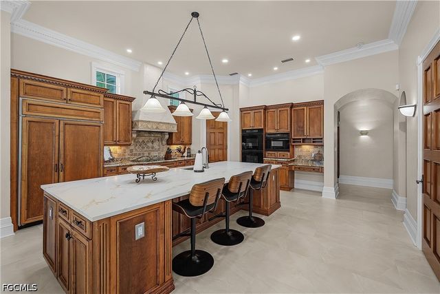 1526 Hermitage LN, Cape Coral, FL 33914