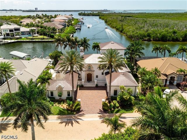 1526 Hermitage LN, Cape Coral, FL 33914